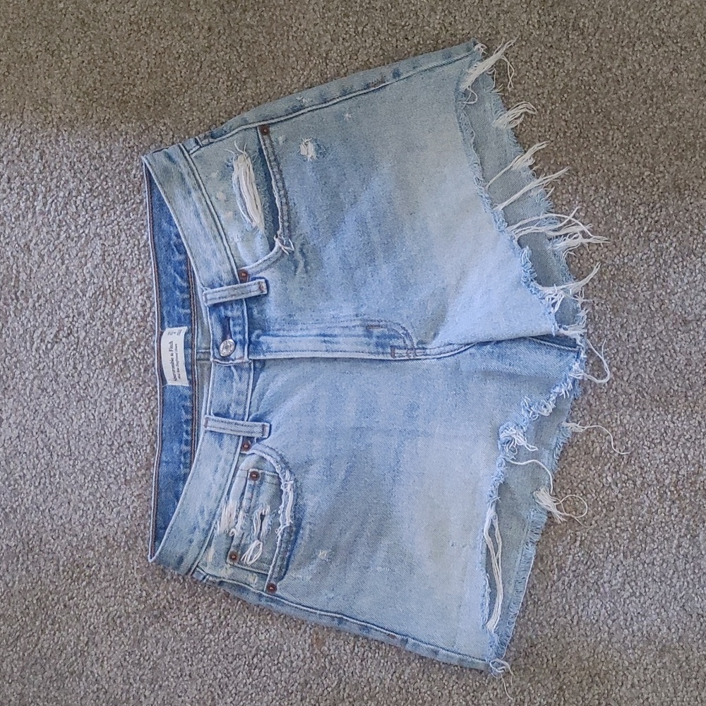 A&F mid rise bf shorts